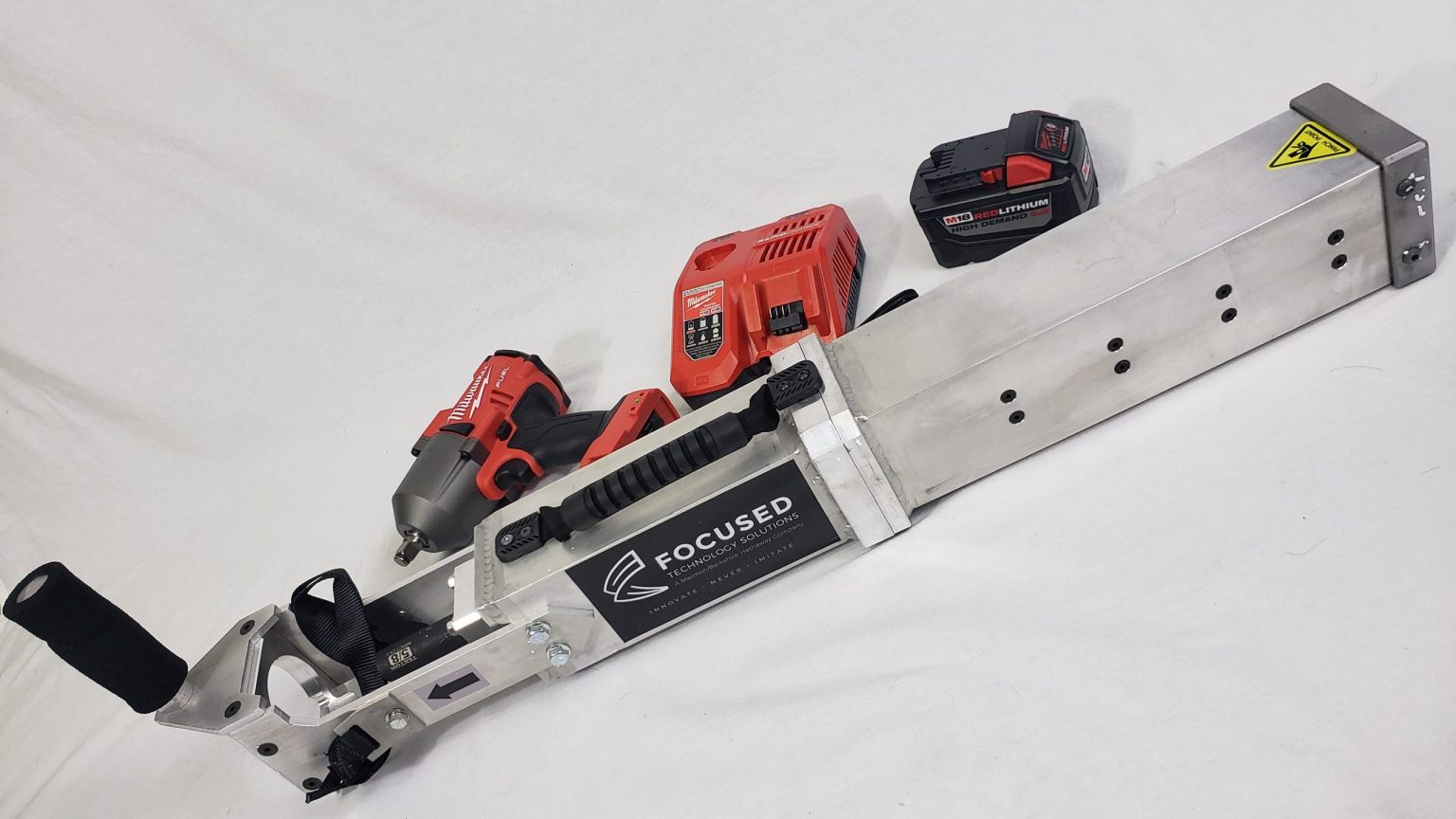 Railroad Tools and Solutions BATTERY OPERATED SPIKE PULLER Railroad